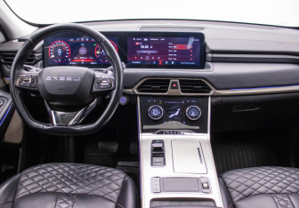 Подержанный автомобиль Exeed TXL 2022 года (13 фото)
