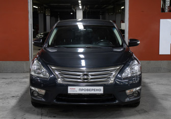 Подержанный автомобиль Nissan Teana 2014 года (2 фото)