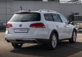 Подержанный автомобиль Volkswagen Passat Wagon 2012 года (5 фото)