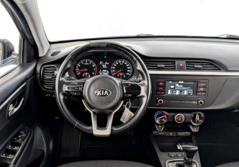 Подержанный автомобиль Kia Rio Hatchback 2021 года (21 фото)