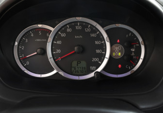 Подержанный автомобиль Mitsubishi L200 2011 года (13 фото)