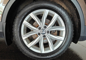 Подержанный автомобиль Volkswagen Tiguan 2019 года (18 фото)