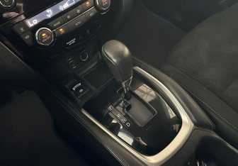 Подержанный автомобиль Nissan X-Trail 2016 года (14 фото)