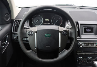 Подержанный автомобиль Land Rover Freelander 2013 года (13 фото)