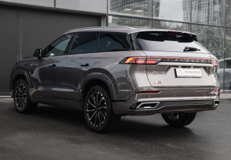 Подержанный автомобиль Jaecoo J8 2024 года (6 фото)