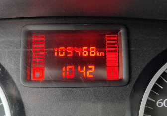 Подержанный автомобиль Renault Duster 2014 года (15 фото)