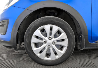 Подержанный автомобиль Kia Rio Hatchback 2019 года (18 фото)