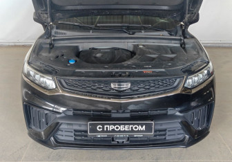 Подержанный автомобиль Geely Tugella 2023 года (9 фото)