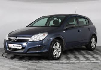 Подержанный автомобиль Opel Astra Hatchback 2011 года (1 фото)
