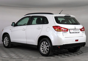 Подержанный автомобиль Mitsubishi ASX 2014 года (4 фото)