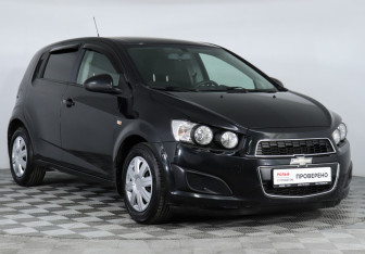 Подержанный автомобиль Chevrolet Aveo Hatchback 2012 года (3 фото)