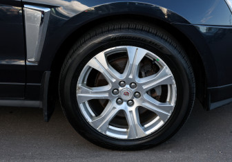 Подержанный автомобиль Cadillac SRX 2014 года (17 фото)
