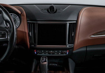 Подержанный автомобиль Maserati Levante 2021 года (13 фото)