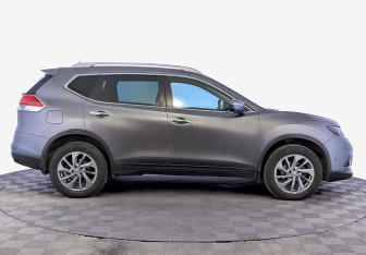 Подержанный автомобиль Nissan X-Trail 2015 года (4 фото)
