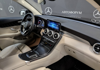 Подержанный автомобиль Mercedes-Benz GLC Coupe 2022 года (13 фото)
