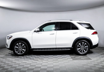 Подержанный автомобиль Mercedes-Benz GLE 2022 года (8 фото)