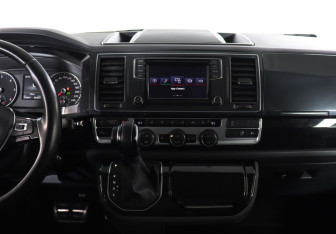 Подержанный автомобиль Volkswagen Multivan 2019 года (14 фото)