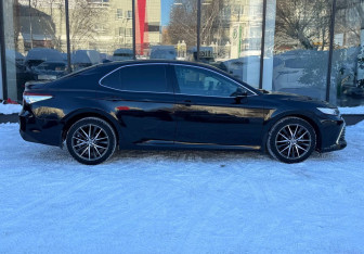 Подержанный автомобиль Toyota Camry Sedan 2021 года (4 фото)