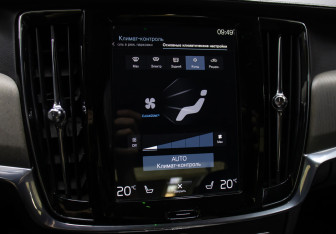 Подержанный автомобиль Volvo S90 2021 года (21 фото)