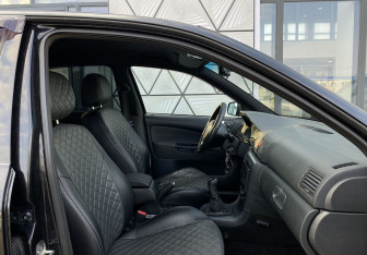 Подержанный автомобиль Skoda Octavia Liftback 2008 года (16 фото)