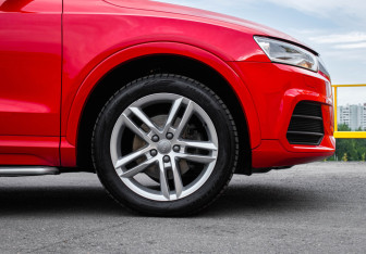 Подержанный автомобиль Audi Q3 2016 года (13 фото)