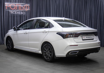 Подержанный автомобиль Omoda S5 2024 года (7 фото)