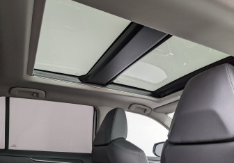 Подержанный автомобиль Toyota RAV4 2024 года (28 фото)