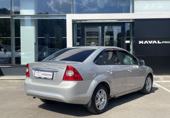 Подержанный автомобиль Ford Focus Sedan 2008 года (5 фото)