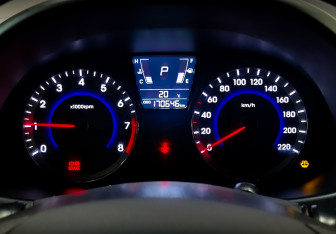 Подержанный автомобиль Hyundai Solaris Hatchback 2014 года (13 фото)