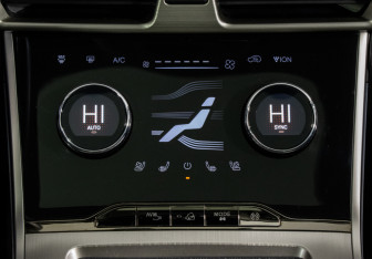 Подержанный автомобиль Exeed TXL 2023 года (13 фото)