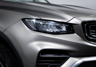 Подержанный автомобиль Geely Atlas Pro 2023 года (16 фото)