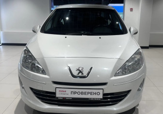 Подержанный автомобиль Peugeot 408 2014 года (2 фото)