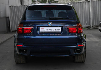 Подержанный автомобиль BMW X5 2013 года (5 фото)