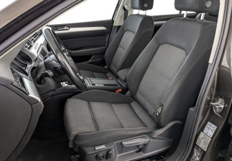 Подержанный автомобиль Volkswagen Passat Sedan 2017 года (20 фото)