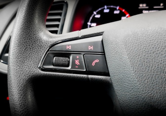 Подержанный автомобиль SEAT Leon Hatchback 2013 года (25 фото)