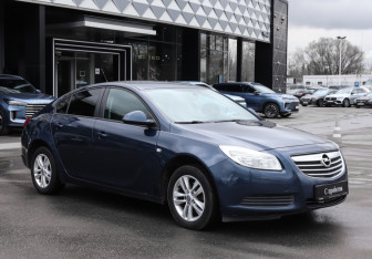 Подержанный автомобиль Opel Insignia Liftback 2013 года (3 фото)
