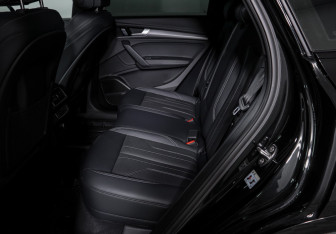Подержанный автомобиль Audi Q5 2025 года (10 фото)