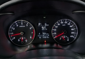 Подержанный автомобиль Kia Rio Hatchback 2019 года (15 фото)