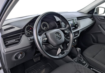 Подержанный автомобиль Skoda Rapid Liftback 2022 года (15 фото)