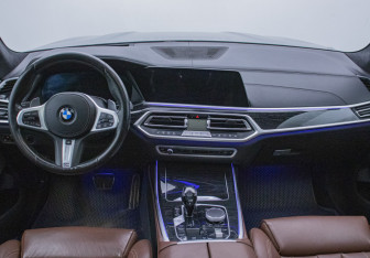 Подержанный автомобиль BMW X7 2020 года (12 фото)