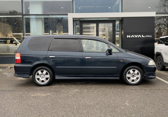 Подержанный автомобиль Honda Odyssey Compactvan 2000 года (4 фото)
