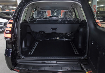 Новый Toyota Land Cruiser Prado 2022 (10 фото)