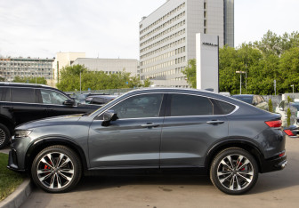 Подержанный автомобиль Geely Tugella 2023 года (6 фото)