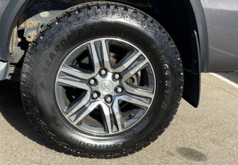 Подержанный автомобиль Toyota Fortuner 2018 года (12 фото)