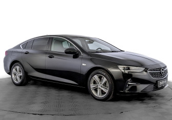 Подержанный автомобиль Opel Insignia Liftback 2021 года (3 фото)