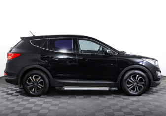 Подержанный автомобиль Hyundai Santa Fe 2013 года (4 фото)