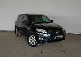 Подержанный автомобиль Toyota RAV4 2010 года (3 фото)
