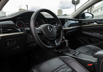 Подержанный автомобиль Volkswagen Passat Sedan 2020 года (9 фото)