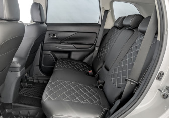 Подержанный автомобиль Mitsubishi Outlander 2022 года (12 фото)