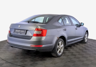 Подержанный автомобиль Skoda Octavia Liftback 2013 года (5 фото)